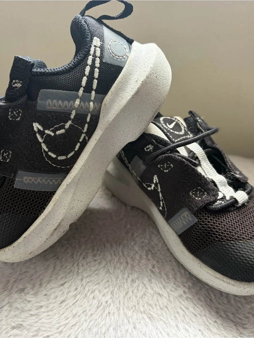 Nike Youth Black and White Mesh Sneakers